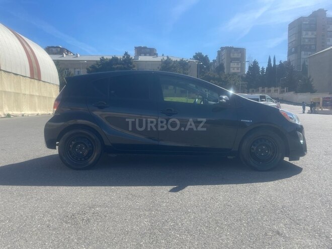 Toyota Prius C 2015, 169,000 km - 1.5 l - Bakı