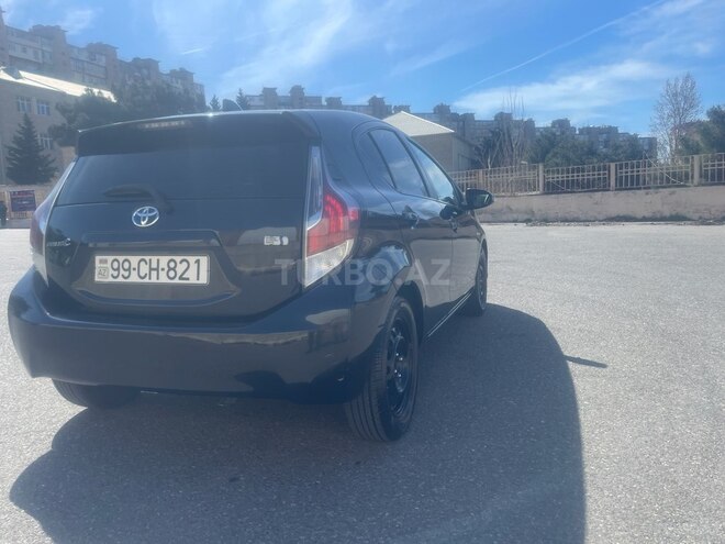 Toyota Prius C 2015, 169,000 km - 1.5 l - Bakı