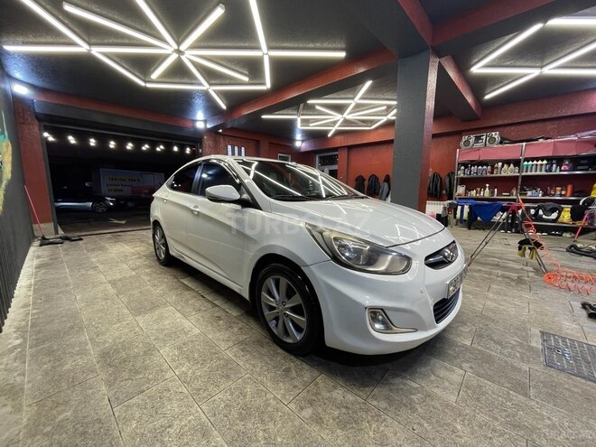 Hyundai Accent 2011, 218,000 km - 1.6 l - Bakı