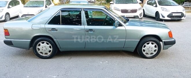 Mercedes E 200 1992, 275,336 km - 2.0 l - Bakı