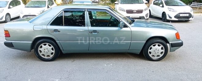 Mercedes E 200 1992, 275,336 km - 2.0 l - Bakı