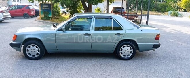 Mercedes E 200 1992, 275,336 km - 2.0 l - Bakı