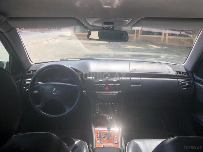 Mercedes E 240 2000, 296,000 km - 2.4 l - Gəncə