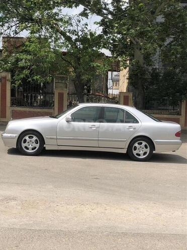 Mercedes E 240 2000, 296,000 km - 2.4 l - Gəncə