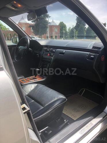 Mercedes E 240 2000, 296,000 km - 2.4 l - Gəncə
