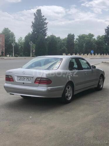 Mercedes E 240 2000, 296,000 km - 2.4 l - Gəncə