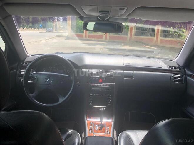 Mercedes E 240 2000, 296,000 km - 2.4 l - Gəncə