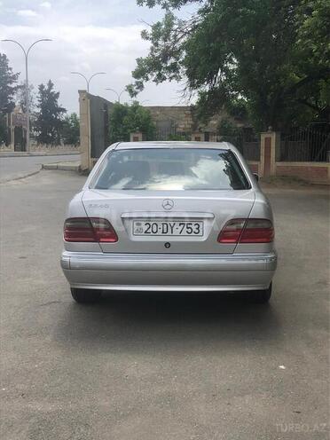 Mercedes E 240 2000, 296,000 km - 2.4 l - Gəncə