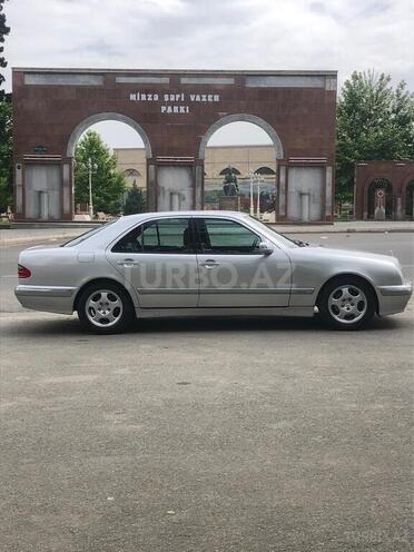 Mercedes E 240 2000, 296,000 km - 2.4 l - Gəncə