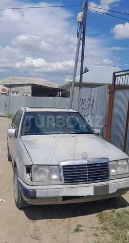 Mercedes E 250 1995, 50,000 km - 2.5 л - Füzuli