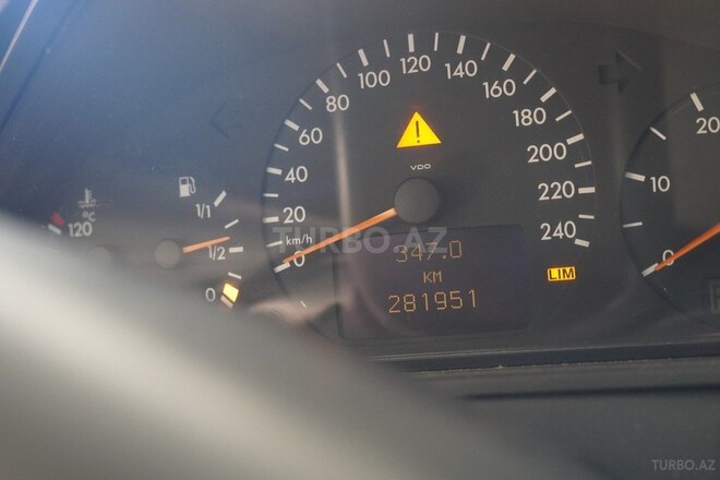 Mercedes E 220 d 1999, 283,000 km - 2.2 l - Bakı