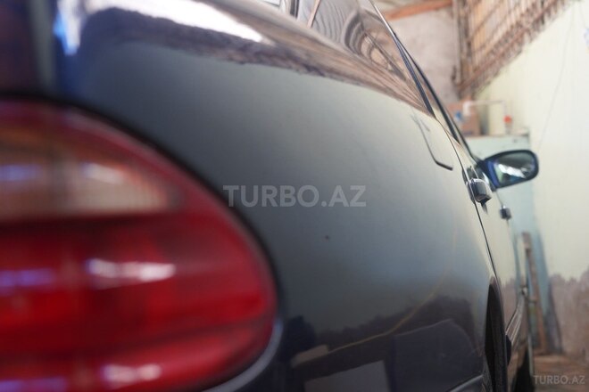 Mercedes E 220 d 1999, 283,000 km - 2.2 l - Bakı