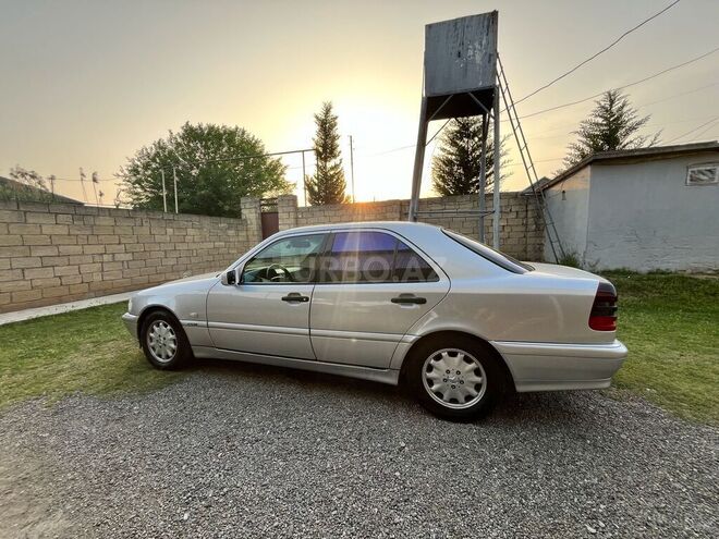 Mercedes C 220 2000, 386,991 km - 2.2 l - Sabirabad