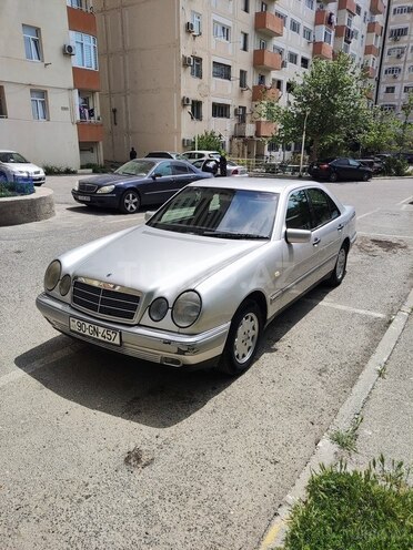 Mercedes E 240 1997, 293,000 km - 2.4 l - Bakı