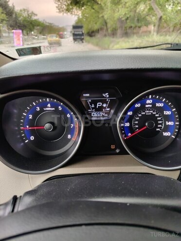 Hyundai Elantra 2015, 170,250 km - 1.8 л - Bakı