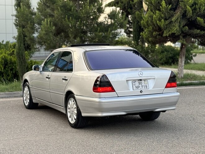 Mercedes C 230 1998, 297,000 km - 2.3 l - Saatlı