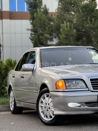 Mercedes C 230 1998, 297,000 km - 2.3 l - Saatlı