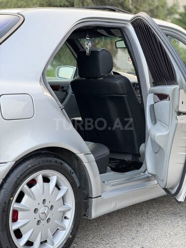 Mercedes C 230 1998, 297,000 km - 2.3 l - Saatlı