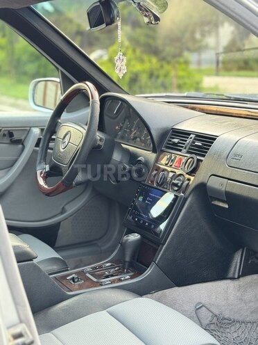 Mercedes C 230 1998, 297,000 km - 2.3 l - Saatlı