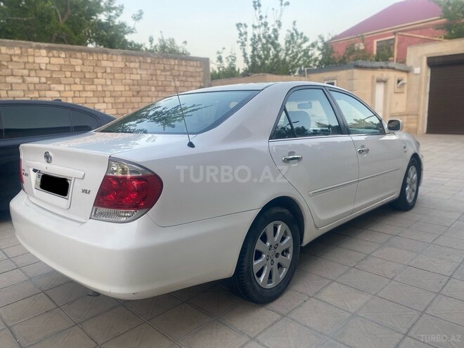 Toyota Camry-3