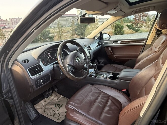 Volkswagen Touareg-8
