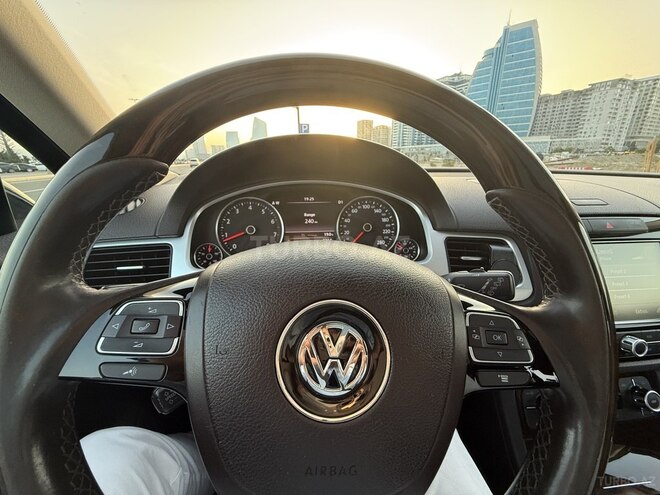 Volkswagen Touareg 2013, 131,780 km - 3.6 л - Bakı