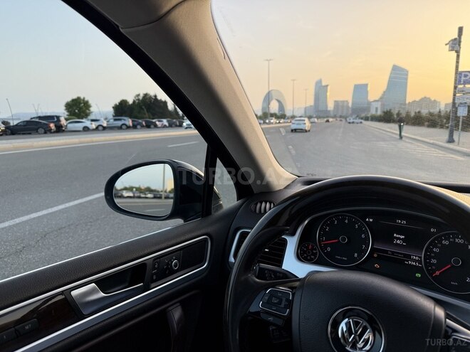 Volkswagen Touareg 2013, 131,780 km - 3.6 л - Bakı