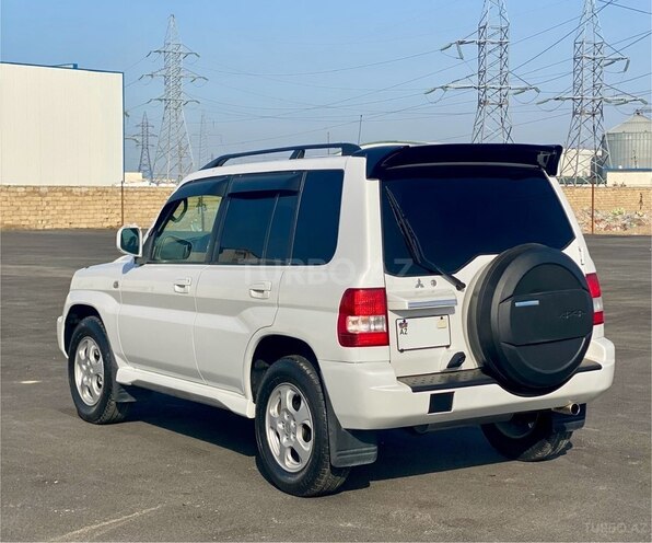 Mitsubishi Pajero io 2003, 175,000 km - 2.0 l - Bakı