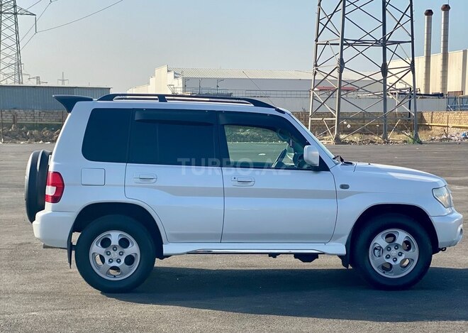 Mitsubishi Pajero io 2003, 175,000 km - 2.0 l - Bakı