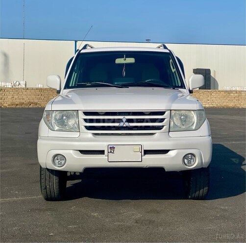 Mitsubishi Pajero io 2003, 175,000 km - 2.0 l - Bakı