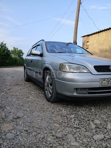 Opel Astra 2001, 200,000 km - 2.2 l - Quba