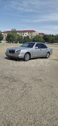 Mercedes E 240 1998, 560,000 km - 2.4 l - Bakı