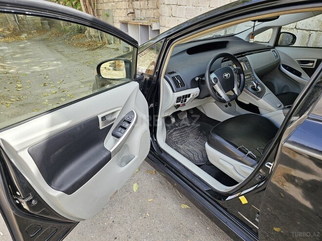 Toyota Prius 2014, 250,000 km - 1.8 l - Bakı