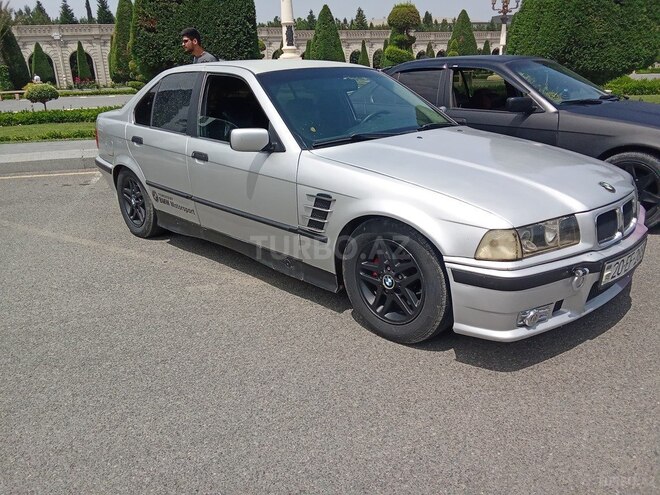 BMW 318 1991, 290,000 km - 1.8 l - Gəncə