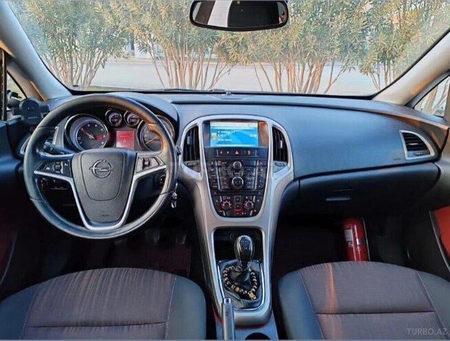 Opel Astra 2011, 302,000 km - 1.3 l - Sabirabad
