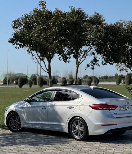 Hyundai Elantra 2017, 124,000 km - 2.0 л - Bakı