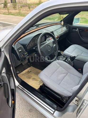 Mercedes C 220 d 1998, 300,000 km - 2.2 л - Yevlax