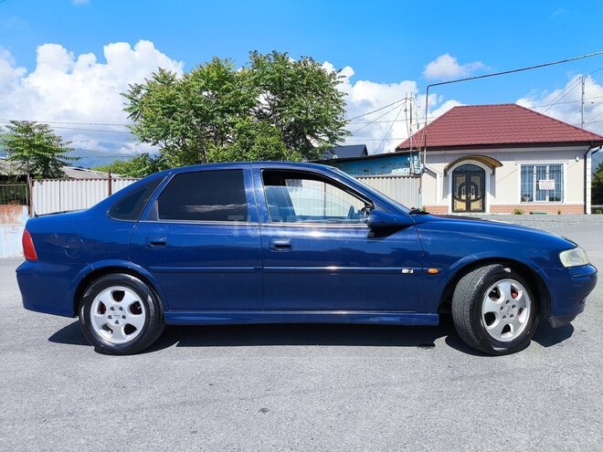 Opel Vectra 1999, 377,700 km - 2.0 l - Bakı