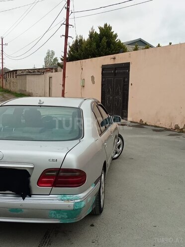 Mercedes E 220 d 2001, 480,554 km - 2.2 l - Bakı