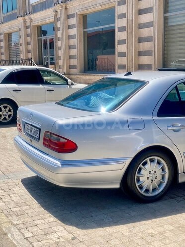 Mercedes E 240 2001, 350,000 km - 2.4 l - Bakı