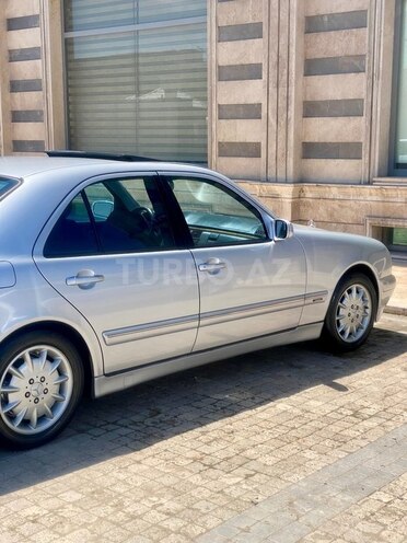 Mercedes E 240 2001, 350,000 km - 2.4 l - Bakı