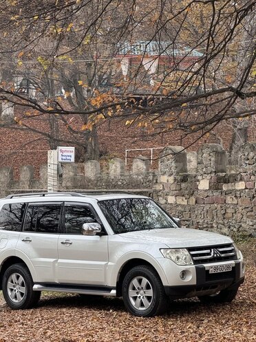 Mitsubishi Pajero 2007, 245,000 km - 3.0 l - Gəncə