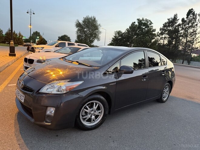 Toyota Prius-2