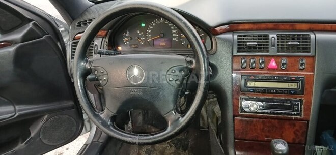 Mercedes E 220 d 2000, 250,000 km - 2.2 l - Bakı