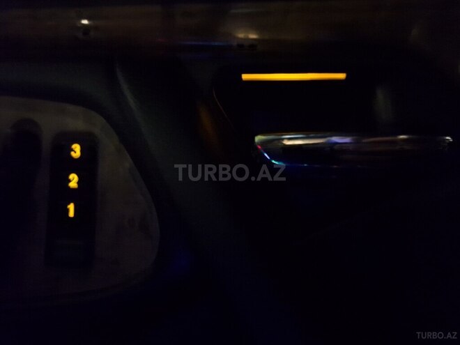 Mercedes E 270 2001, 319,000 km - 2.7 l - Ağstafa