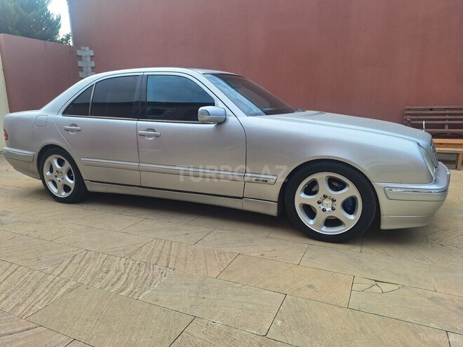 Mercedes E 270 2001, 319,000 km - 2.7 l - Ağstafa