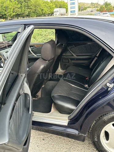 Mercedes E 240 1998, 350,000 km - 2.4 l - Naxçıvan
