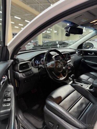 Kia Sorento-14