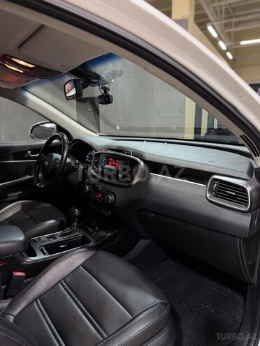 Kia Sorento-17