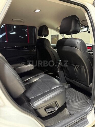 Kia Sorento-19